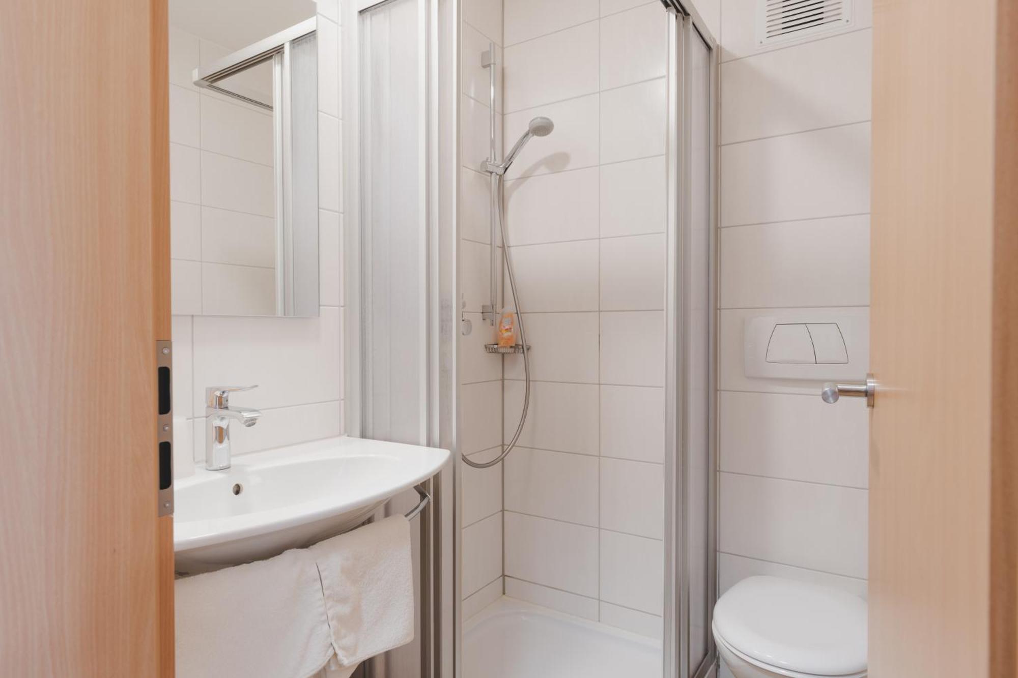 Hotel Gasthof Roessle Westerheim Buitenkant foto